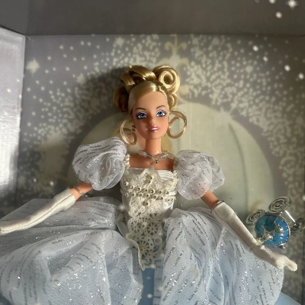 Disney CINDERELLA DOLL Limited Ed 2005 EXTREMELY RARE